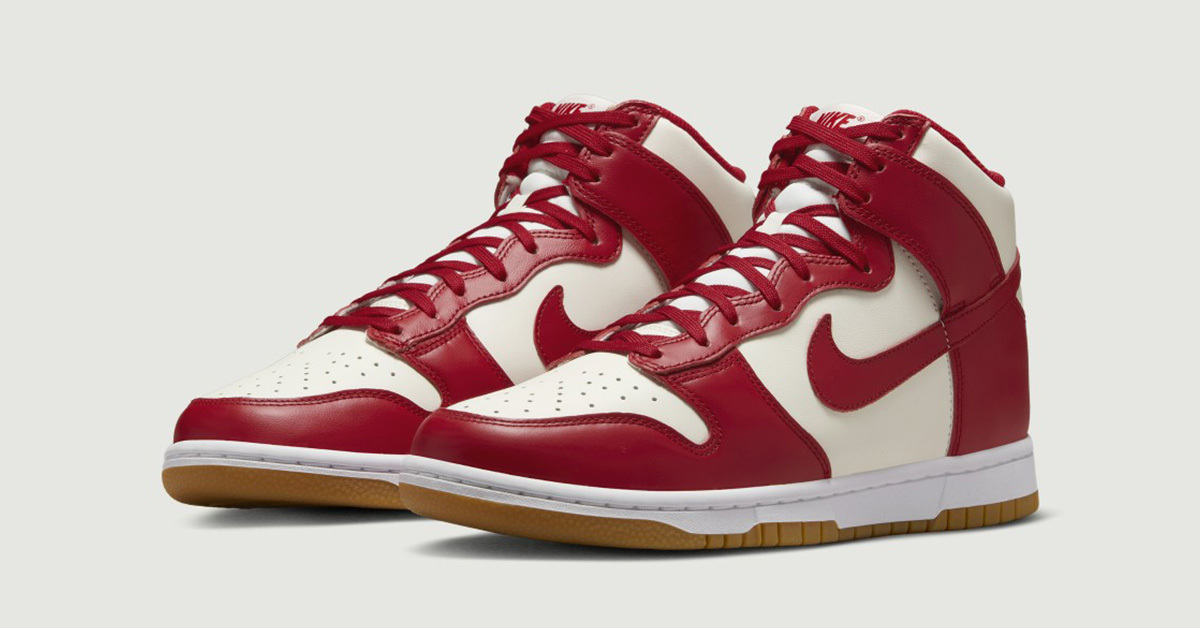 Dieser Nike Dunk High gibt dir eine stilvolle Fusion aus „Be True To Your School“ und Gummisohle